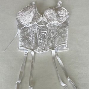 Vintage white corset size 36D.